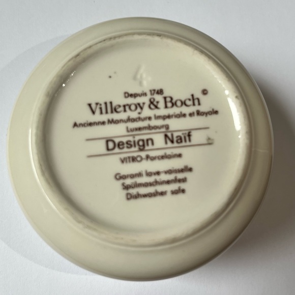 Cute dish with lid; farmhouse decor. Dishwasher safe. Made in Luxembourg - Picture 4 of 9